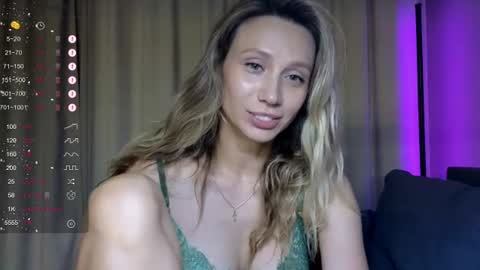 Snapshot of alicewonders_ chatting on July 11, 2026, 8:33 pm Alice online show from July 11, 2026, 8:33 pm