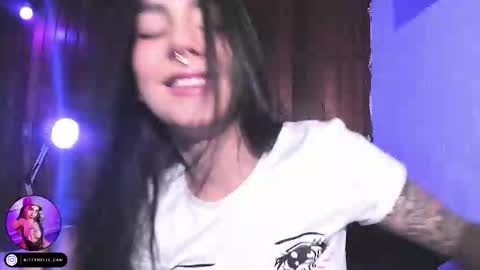 Snapshot of alicewoodville chatting on November 18, 2025, 1:33 am Alice online show from November 18, 2025, 1:33 am