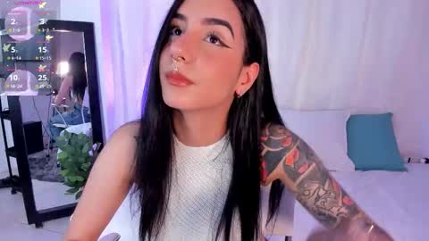 Snapshot of alicewoodville chatting on February 14, 2026, 8:27 pm Alice online show from February 14, 2026, 8:27 pm