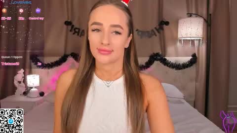 Mia online show from December 19, 2025, 2:07 am