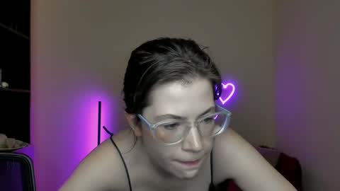 Alicia online show from March 5, 2025, 9:59 pm