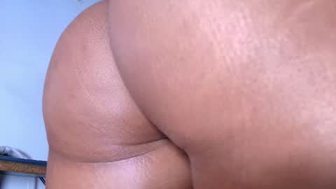 Alicia Kyse  online show from January 15, 2025, 9:02 am