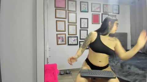 alicia_rainbow online show from May 18, 2026, 4:07 am