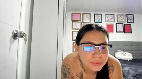 alicia_rainbow online show from June 5, 2026, 6:52 am