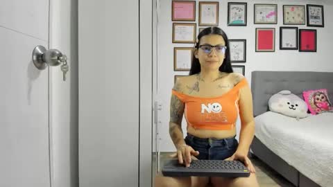 alicia_rainbow online show from June 11, 2026, 3:04 am