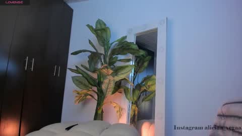 Snapshot of alicia_vegaaa chatting on March 22, 2026, 5:44 am Alicia Vega independent model online show from March 22, 2026, 5:44 am