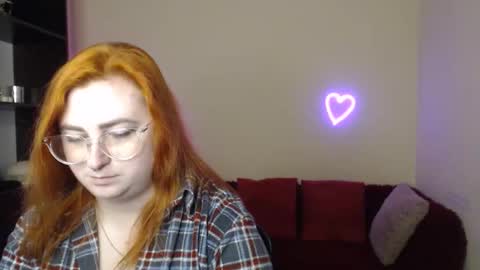 Snapshot of aliciaaared_kis chatting on November 28, 2025, 7:33 am Alicia online show from November 28, 2025, 7:33 am