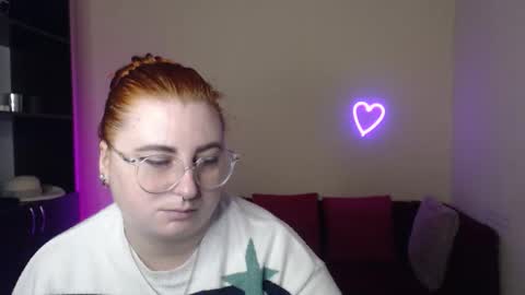 Snapshot of aliciaaared_kis chatting on November 29, 2025, 12:30 pm Alicia online show from November 29, 2025, 12:30 pm