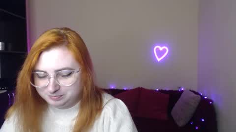 Snapshot of aliciaaared_kis chatting on December 17, 2025, 6:30 am Alicia online show from December 17, 2025, 6:30 am