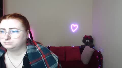 Snapshot of aliciaaared_kis chatting on February 6, 2026, 12:30 pm Alicia online show from February 6, 2026, 12:30 pm