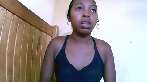 alicianah online show from December 5, 2025, 7:28 am