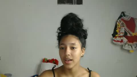 Snapshot of alicie_sexy_hot_20 chatting on February 18, 2025, 4:37 am ana online show from February 18, 2025, 4:37 am