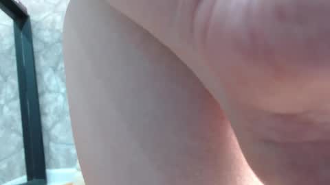 alidaalida2 online show from February 18, 2026, 4:03 pm