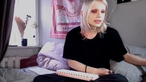 Alien Bella online show from February 27, 2026, 12:27 pm