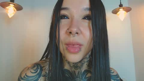 Snapshot of alien_eyes09 chatting on April 24, 2026, 1:52 am online show from April 24, 2026, 1:52 am