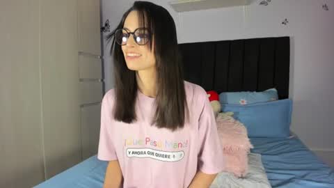 Snapshot of alien_universe chatting on June 14, 2026, 10:23 pm Aiko Independent Model online show from June 14, 2026, 10:23 pm