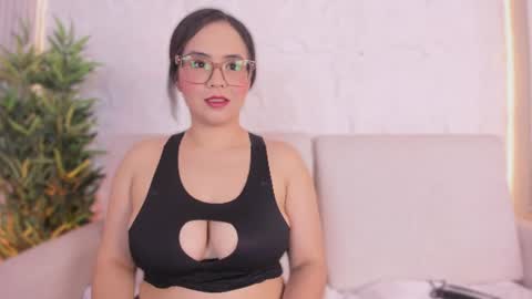Snapshot of alihamilton_ chatting on July 24, 2026, 8:18 pm Aliha online show from July 24, 2026, 8:18 pm