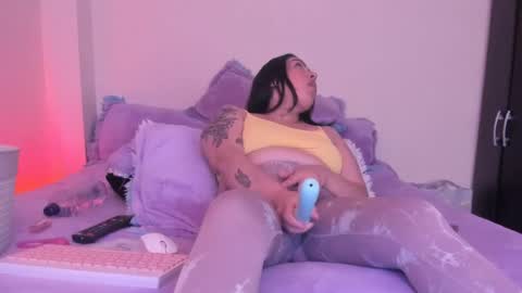 aliice_69 online show from June 18, 2026, 2:23 am
