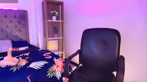 Snapshot of aliice_reed chatting on October 28, 2025, 3:36 pm Aliice Reed online show from October 28, 2025, 3:36 pm