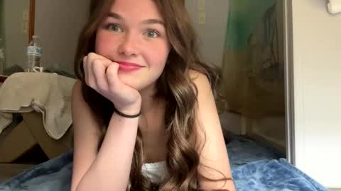 Snapshot of aliii1123 chatting on January 28, 2025, 2:43 am aliii1123 online show from January 28, 2025, 2:43 am