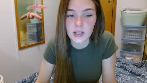 Snapshot of aliii1123 chatting on February 18, 2025, 2:05 am aliii1123 online show from February 18, 2025, 2:05 am