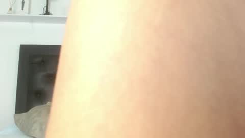 alika_jonhson_ online show from October 4, 2025, 11:36 pm