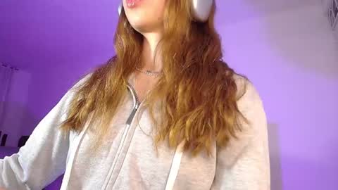 Snapshot of alina_lee01 chatting on July 11, 2026, 2:25 am NYX online show from July 11, 2026, 2:25 am