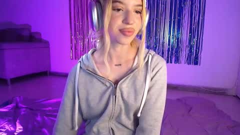 Alina  online show from October 26, 2025, 10:47 pm