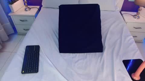Snapshot of alina_milan chatting on January 15, 2025, 3:18 pm 1 online show from January 15, 2025, 3:18 pm