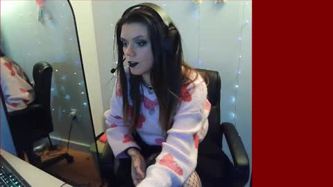 Snapshot of alina_nightshade chatting on December 17, 2024, 1:18 am Alina Nightshade online show from December 17, 2024, 1:18 am