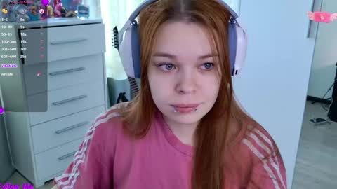 Snapshot of alinabae chatting on April 13, 2026, 7:03 am Alina and Ben online show from April 13, 2026, 7:03 am