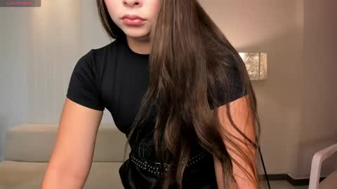 Snapshot of alinakravitz_ chatting on May 24, 2026, 4:45 pm alinakravitz_ online show from May 24, 2026, 4:45 pm