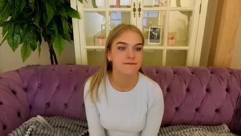 Alina online show from March 22, 2026, 6:44 pm