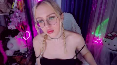 Snapshot of alinaocean chatting on April 29, 2026, 6:25 pm alinaocean online show from April 29, 2026, 6:25 pm