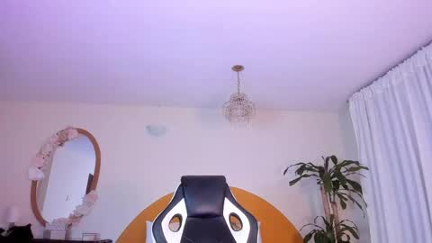 Snapshot of alinasimmons chatting on May 24, 2026, 1:10 am AlinaSimmons online show from May 24, 2026, 1:10 am