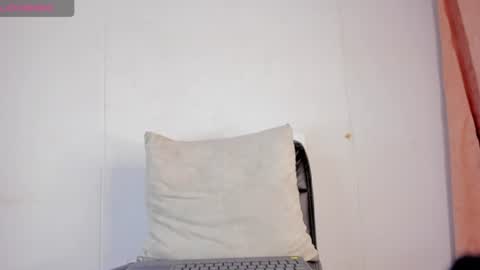Snapshot of aline_costa chatting on June 20, 2026, 4:54 pm - online show from June 20, 2026, 4:54 pm