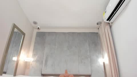 Alinna  online show from February 21, 2025, 2:06 am