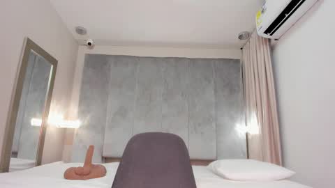 Alinna  online show from March 1, 2025, 10:42 pm