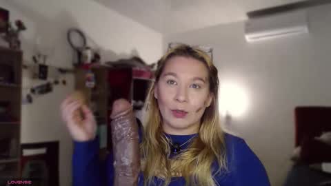 alisa_u online show from June 1, 2026, 9:49 pm