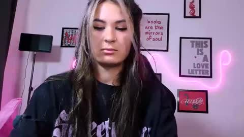 Snapshot of alisarossy chatting on May 29, 2026, 2:59 pm Alisa online show from May 29, 2026, 2:59 pm