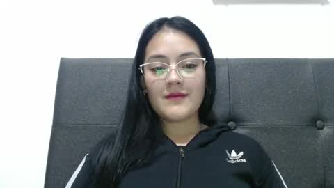 alisha_9997 online show from October 14, 2025, 12:44 am