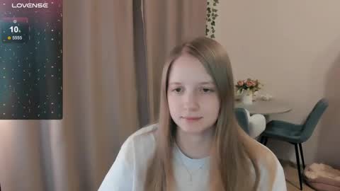 Snapshot of alisha_ley chatting on April 25, 2026, 7:44 pm Alya online show from April 25, 2026, 7:44 pm