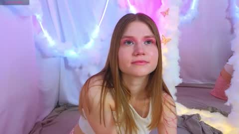 Alisia online show from September 12, 2025, 10:48 am