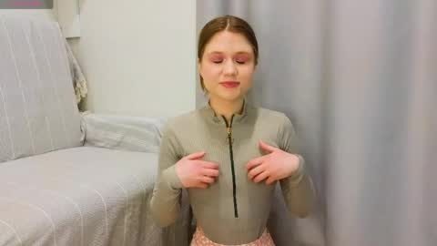 Snapshot of alisia_spinnet chatting on May 14, 2026, 3:19 pm Alisia online show from May 14, 2026, 3:19 pm