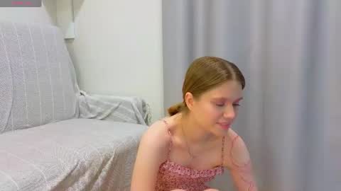 Alisia online show from June 22, 2026, 4:04 pm