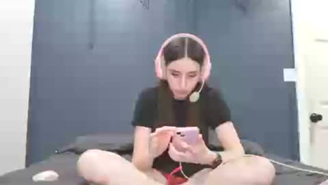 Snapshot of alisonfieldsxo chatting on July 6, 2026, 9:06 pm Alison Fields online show from July 6, 2026, 9:06 pm