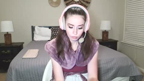 Snapshot of alisonfieldsxo chatting on July 16, 2026, 5:13 am Alison Fields online show from July 16, 2026, 5:13 am