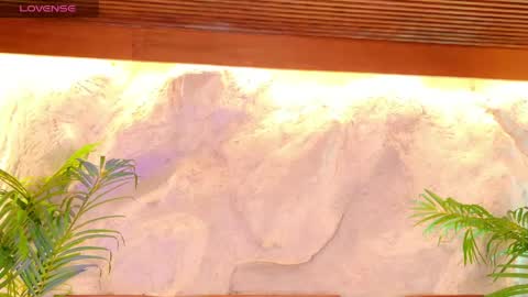 Alison Moon  online show from April 14, 2026, 10:16 pm