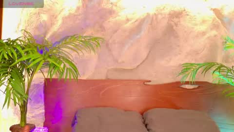 Alison Moon  online show from June 2, 2026, 10:34 pm