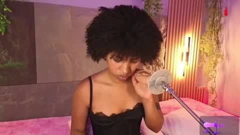 Mia online show from January 19, 2026, 2:48 am